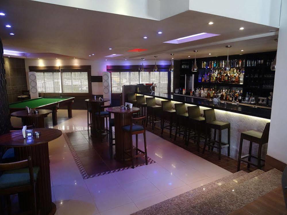 The Hub Hotel New England Екстериор снимка